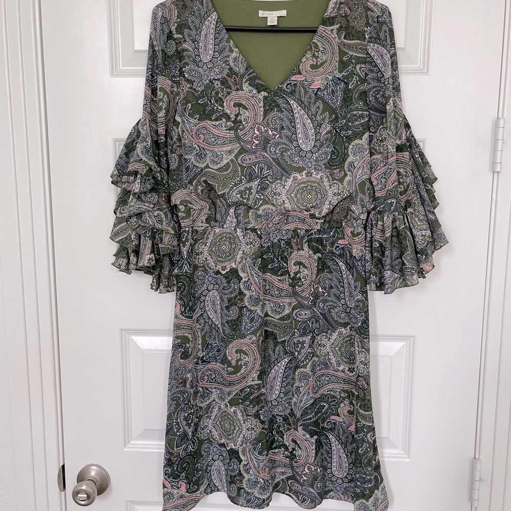 Green and pink design paisley dress. Size S